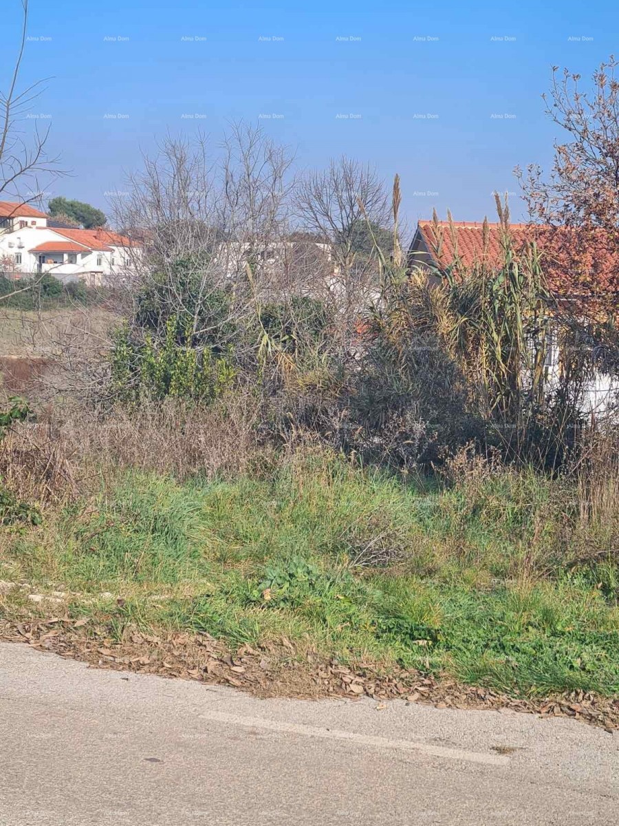 Građevinsko zemljište Vintijan – 800 m2 – uz cestu 6