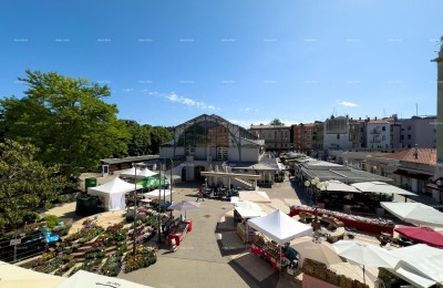 Predivan, renovirani stan u strogom centru, na gradskoj tržnici, Pula!
