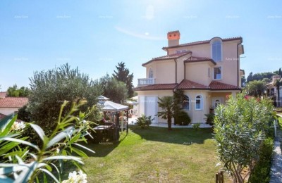 Дом с апартаментами и бассейном в Премантури – вид на море!