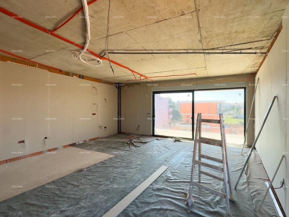 Prodajemo stan na drugom katu male zgrade!  Štinjan. 24