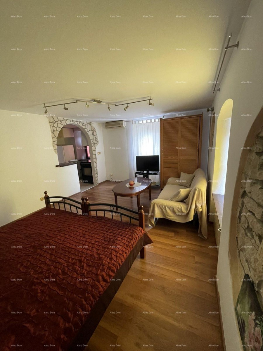 For sale: 44 m² apartment in Pula, near the center and the Arena. 9