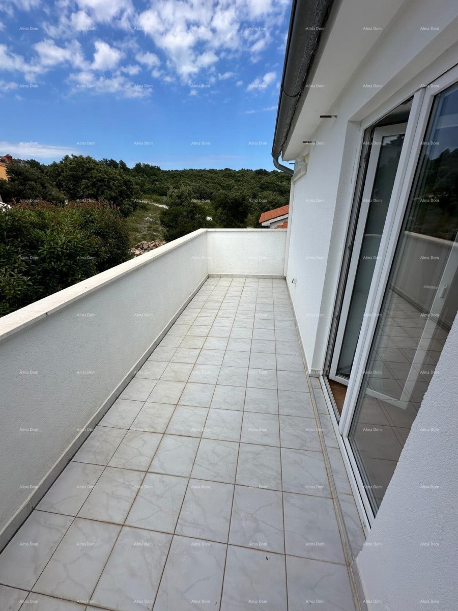 DUGA UVALA, stan, 40 m² + TERASE! 2