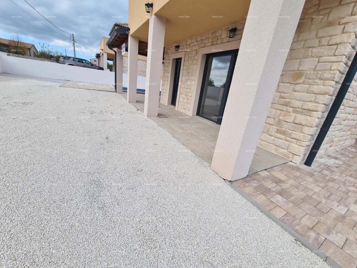 Продажа дома с бассейном - Светвинченат 5