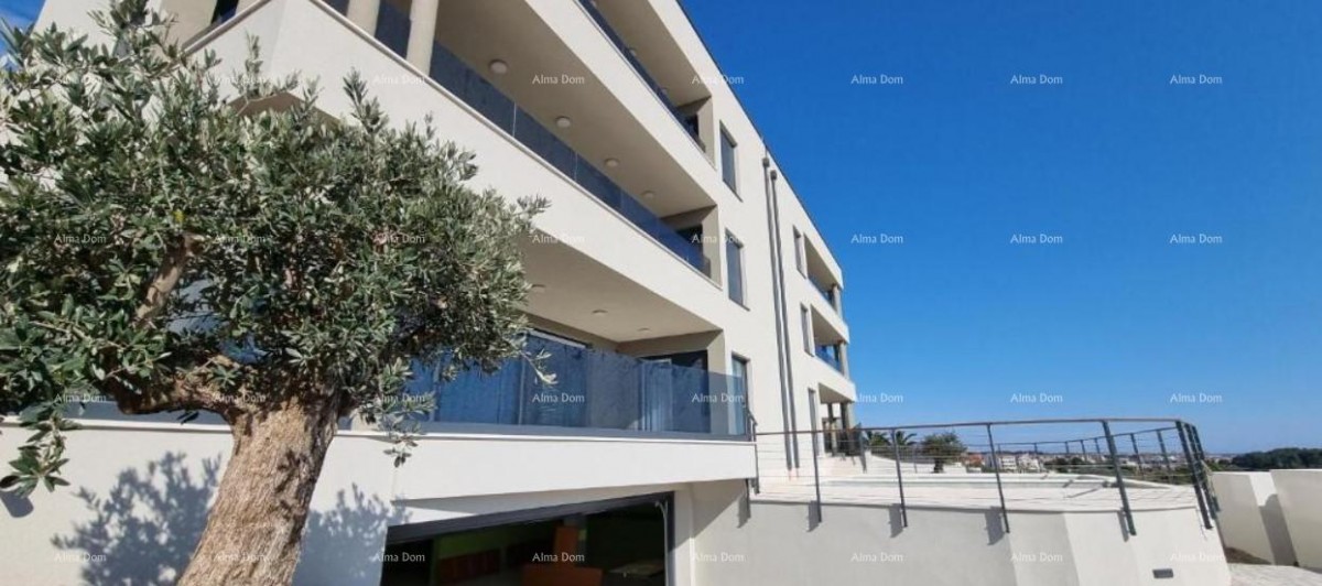 Predivan stan u Medulinu sa garažom. Blizina mora i plaže cca 500 metara. 1