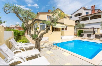 Дом с бассейном в Порече!