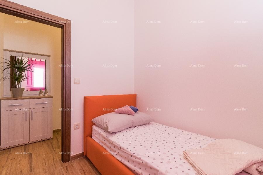 Valdebek. Detached house with a pool and jacuzzi! Close to the center of the city of Pula. 22