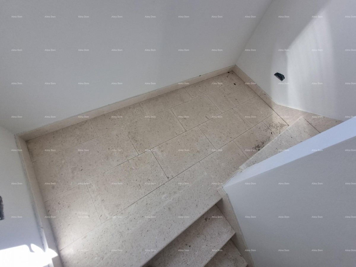 Prodaje se kuća s bazenom i pogledom na more – mirno selo Raša 5