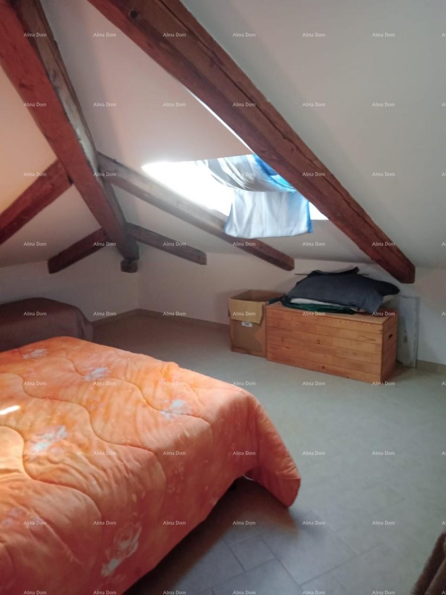 Blizina grada Umaga. Na prodaju duplex hiša, 123,65 m2 ob sami obali morja, 10 metrov do morja. 10