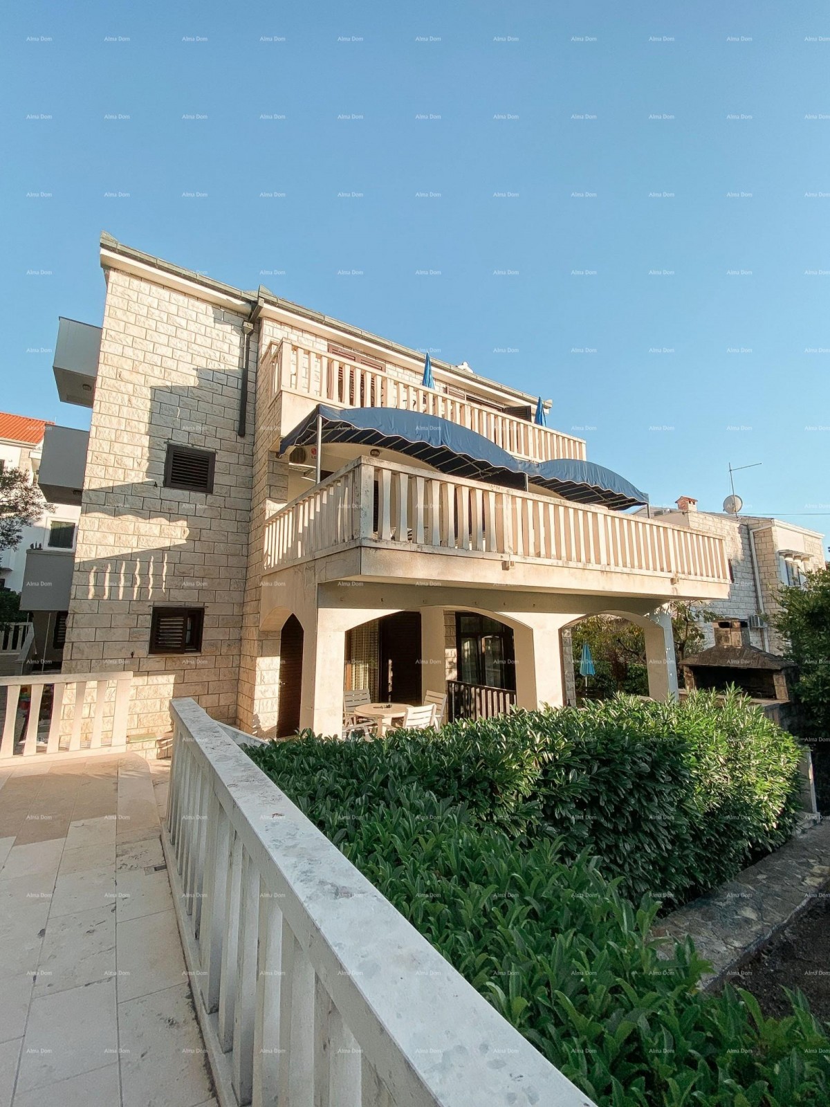 Beautiful villa with 6 apartments for sale in one of the best locations in Supetar, island of Brač! 1