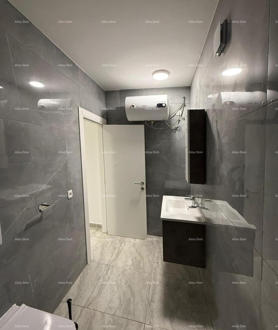 ПОРЕЧ, Реновированный каменный дом с видом на море 16