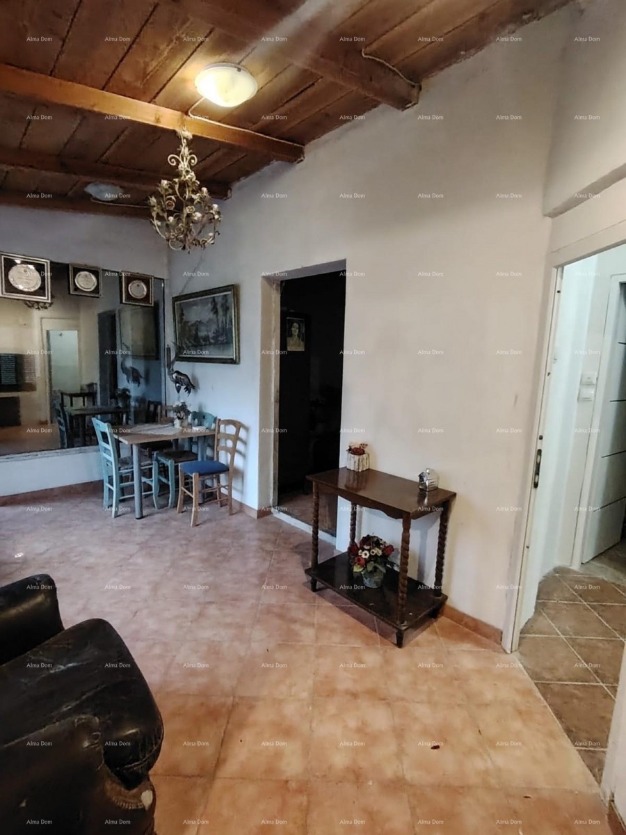 Prodaje se  kuća 95m2 na velikoj parceli od 2119 m2,  udaljena od mora 1800m, Umag 9