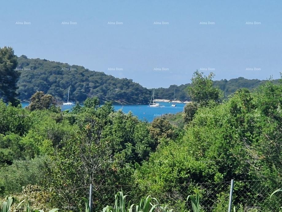 Vinkuran – Atraktivno zemljište s pogledom na more, samo 200 m od obale 1