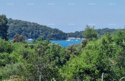 Vinkuran – Attractive land with a sea view, just 200 m from the coast