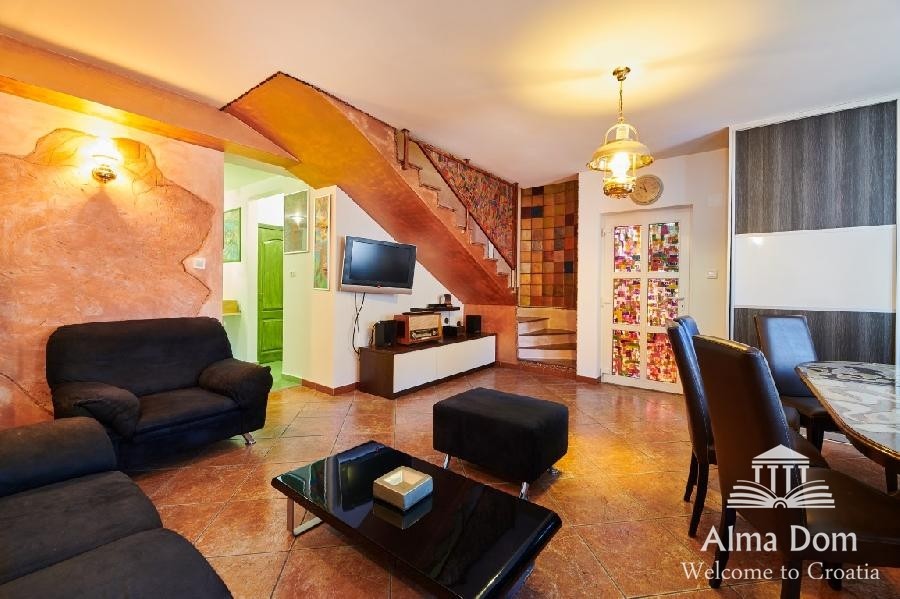 Hiša, blizu mesta Umag. 9