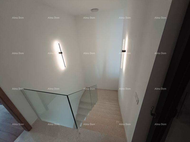 A newly built, modern two-story house with a swimming pool near the sea, Pomer! 15