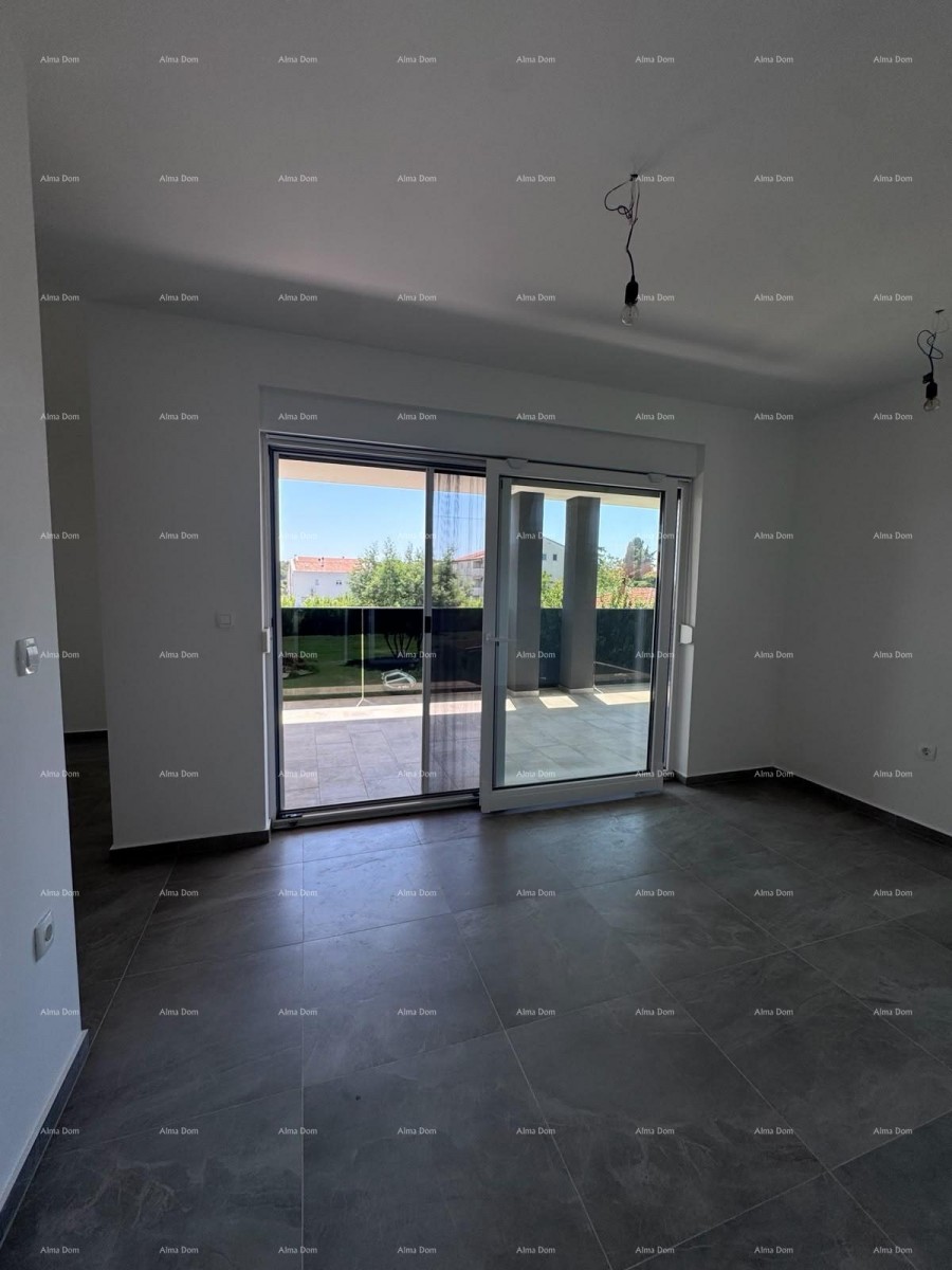 Moderno trilocale con grande terrazza e 2 posti auto 8