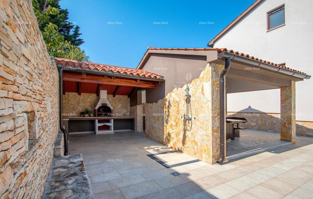 Premantura, samostojeća kuća sa 5 spavaćih soba.Blizina mora . 7