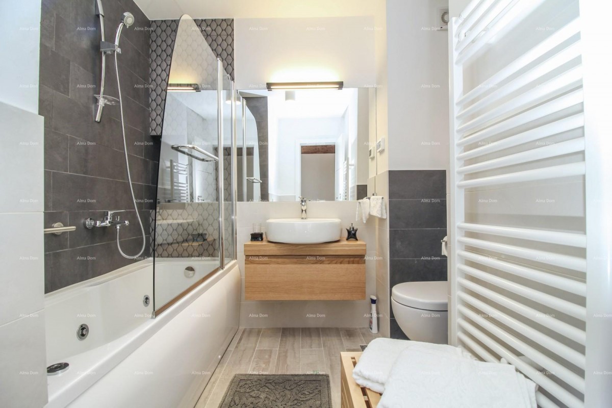 Beautiful, modernly furnished and renovated Istrian stone house for sale, Bale! 42