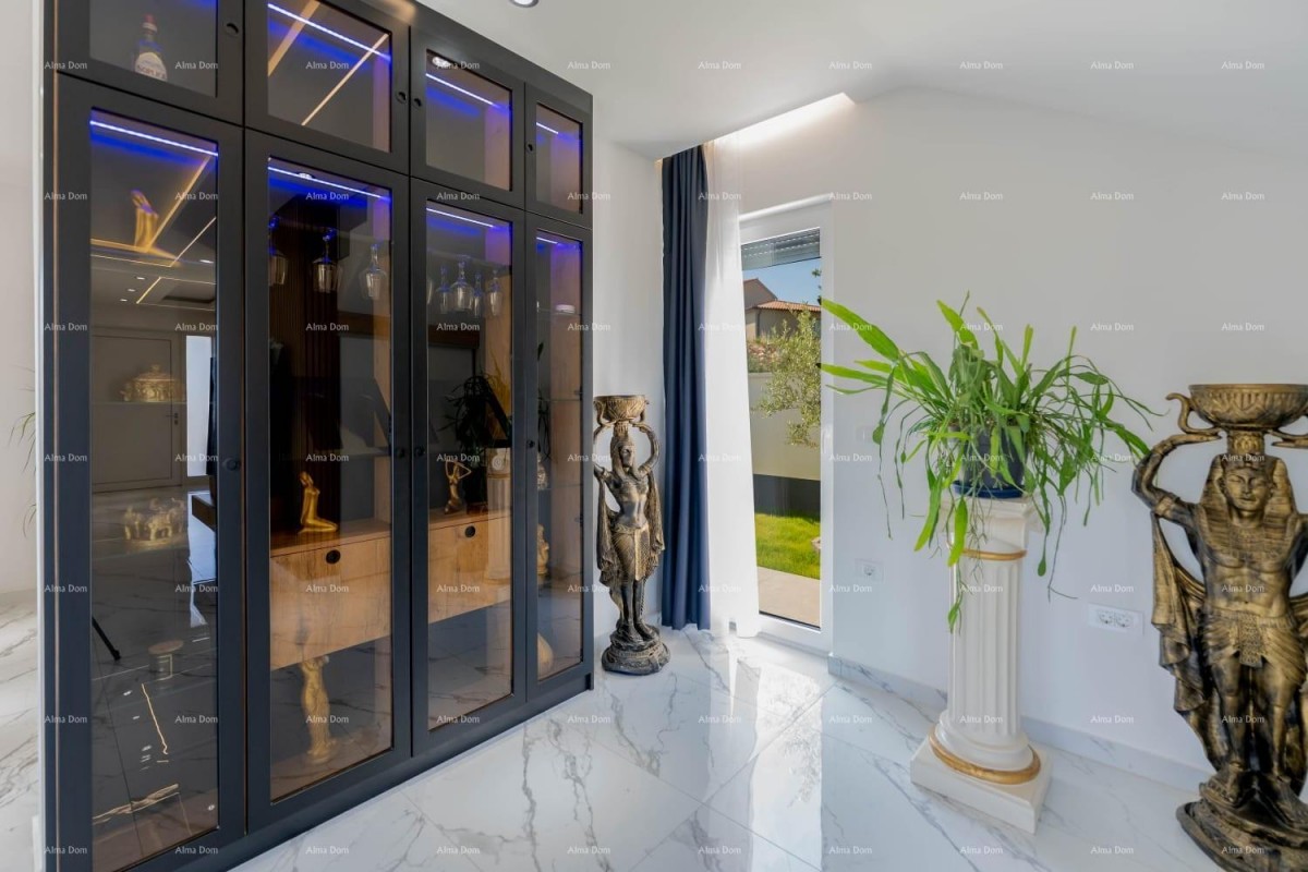 A modern house with a pool in a great location, Medulin! 21