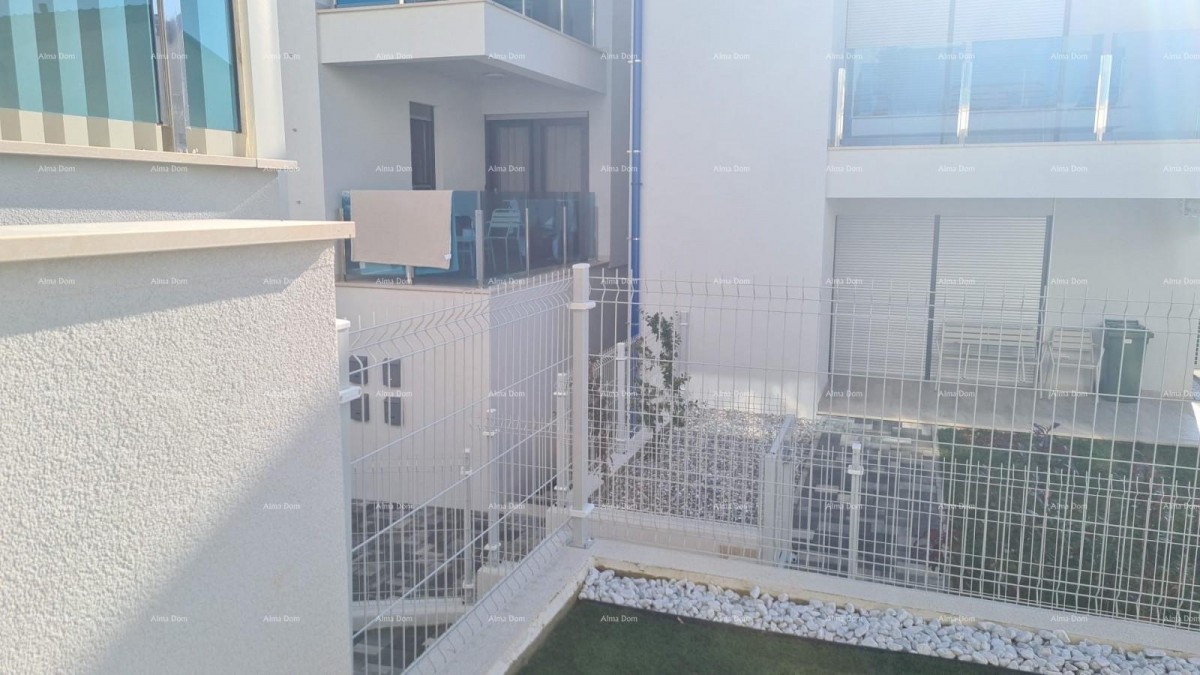 Modern apartment in block D with two parking spaces, close to Umag! 15