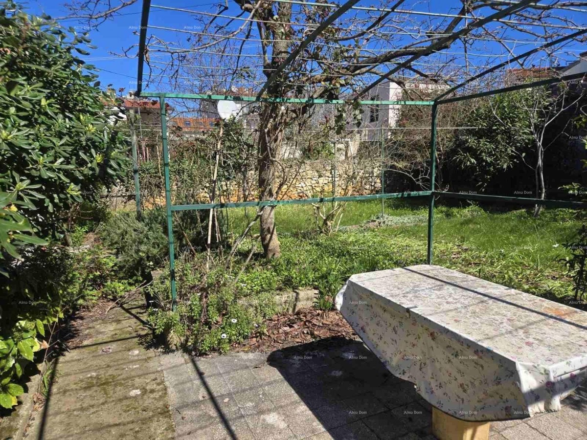 Kaštanjer – hiša z dvema ločenima stanoma, garažo in vrtom velikosti 250 m2 - prodaja! 8