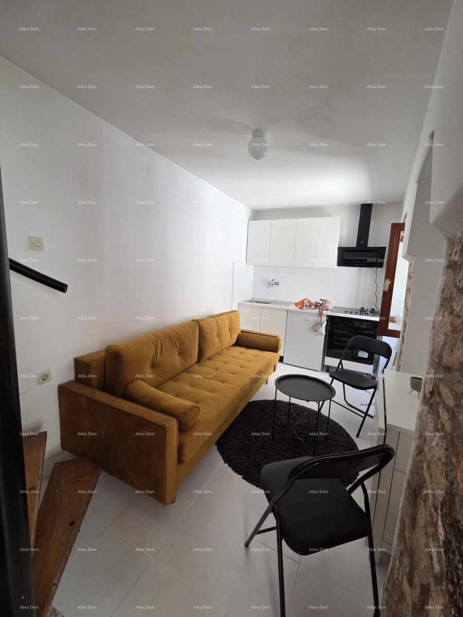 For sale: Renovated stone house in the center of the town of Vodnjan. 13