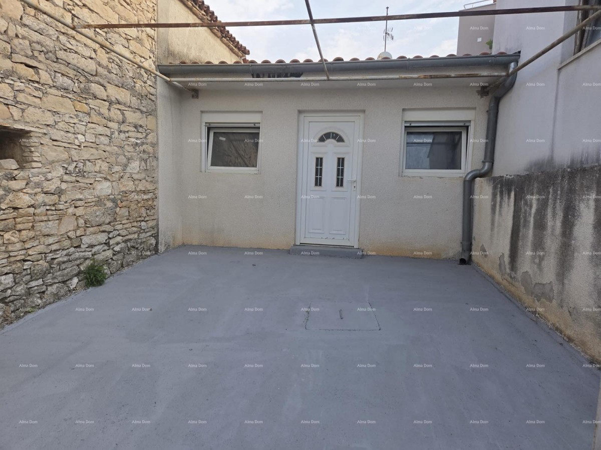 Na prodaju kuća u Ližnjanu – 27 m² s dvorištem 1