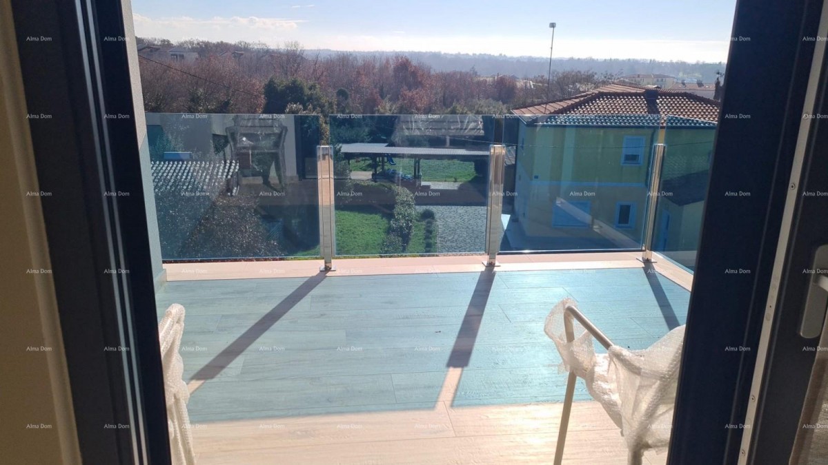 Modern apartment with parking space and storage in block F, near Umag! 1