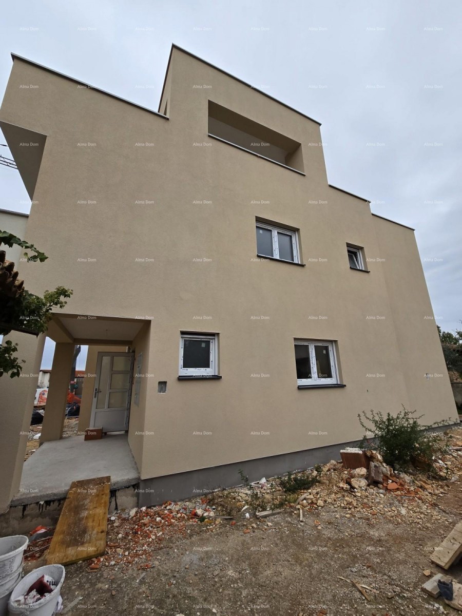 Novogradnja! Pula. Valdebek. stan sa velikom terasom od cca 50 m2. 3