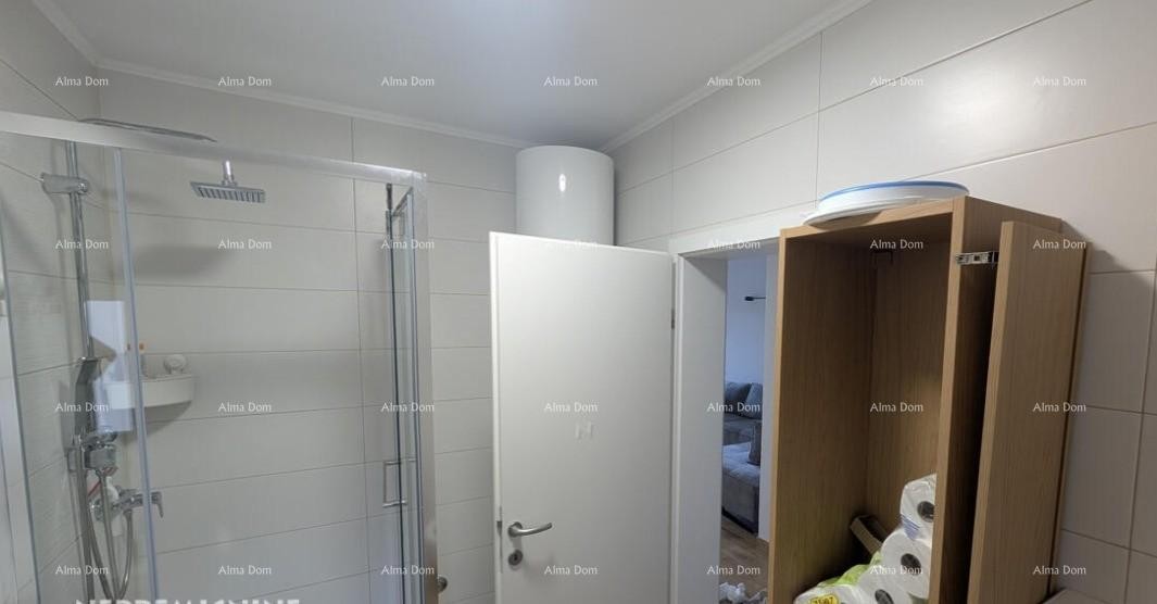 BRTONIGLA, ISTRIA – Moderno appartamento con 3 camere da letto, giardino e due posti auto 17