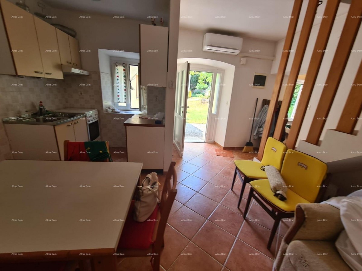 Prodaja hiše z dvoriščem in velikim zemljiščem, Barban 7