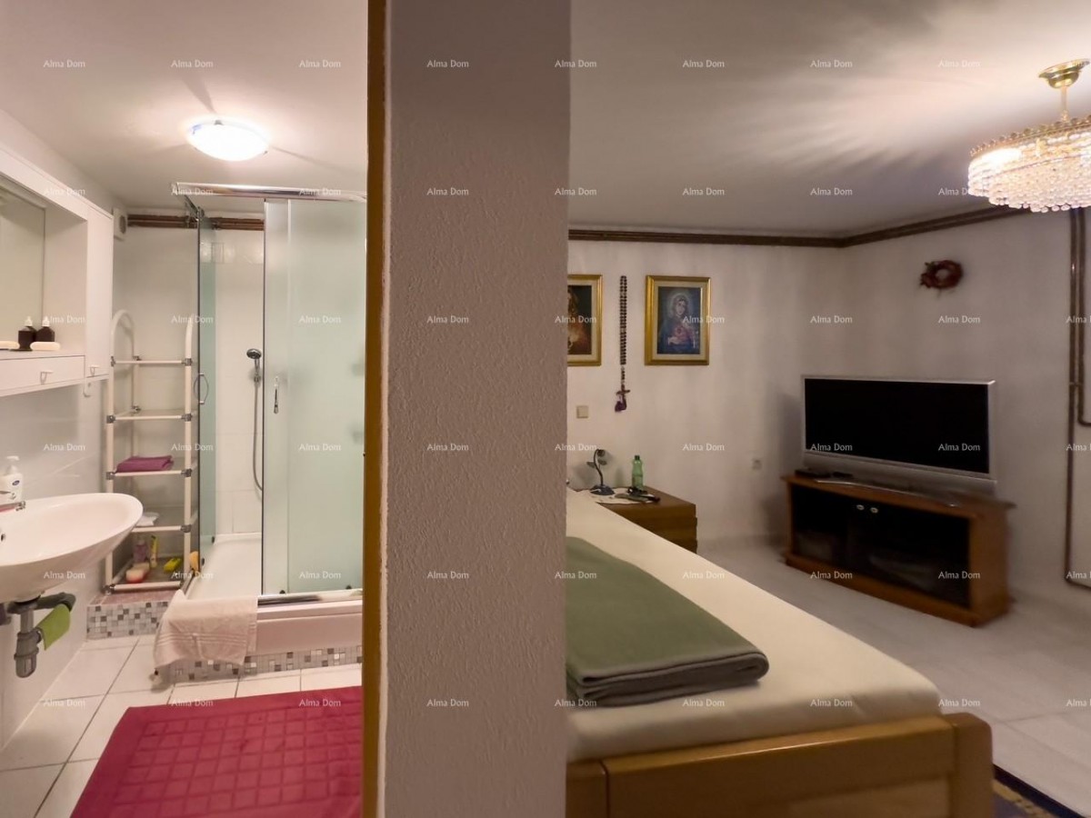 Velika hiša s 4 stanovi - Peščena uvala! 12