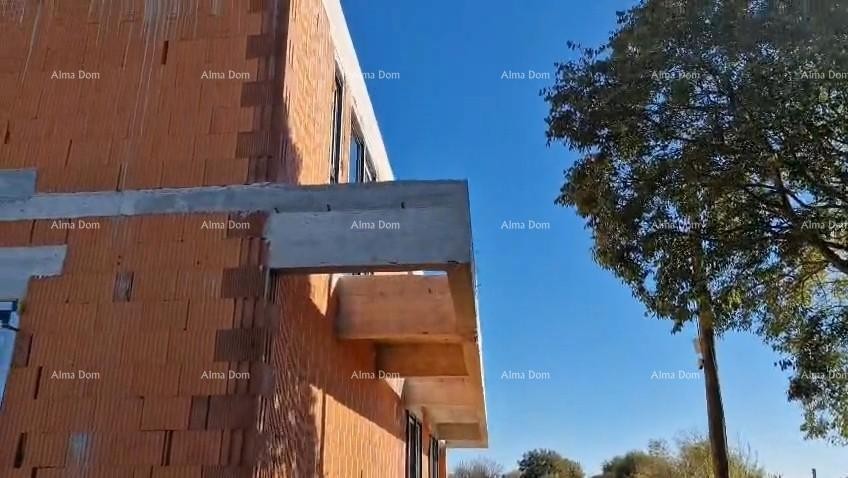 Канфанар, современный дом в стадии Рох-бау 10