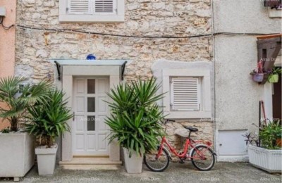 Sale - House in the center, only 50 m from the sea, Umag!