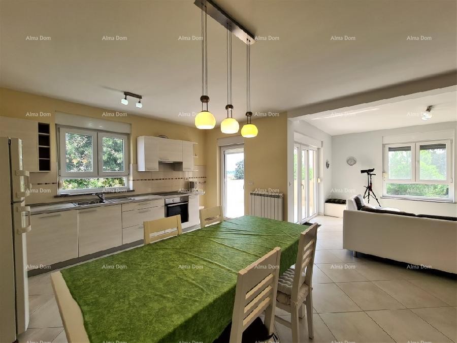 Лижнян продается один большой и один маленький дом. 19