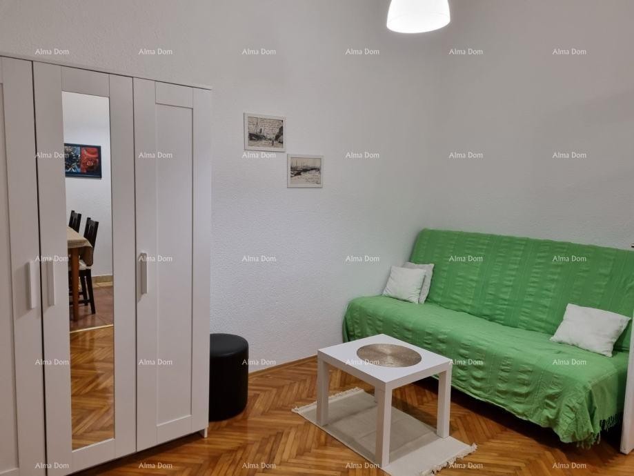 PULA STARA JEZGRA GRADA. KUĆA NA 5 MANJIH ETAŽA. 22