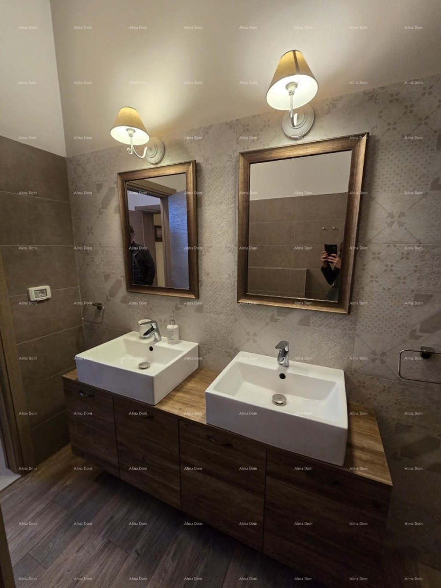 Blizina mjesta Marčane. Samostojeća kuća na velikoj parceli s grijanim bazenom! 31