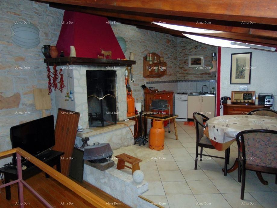 Prostrana hiša v Marčani s tremi nadstropji in vrtom - prodaja. 8