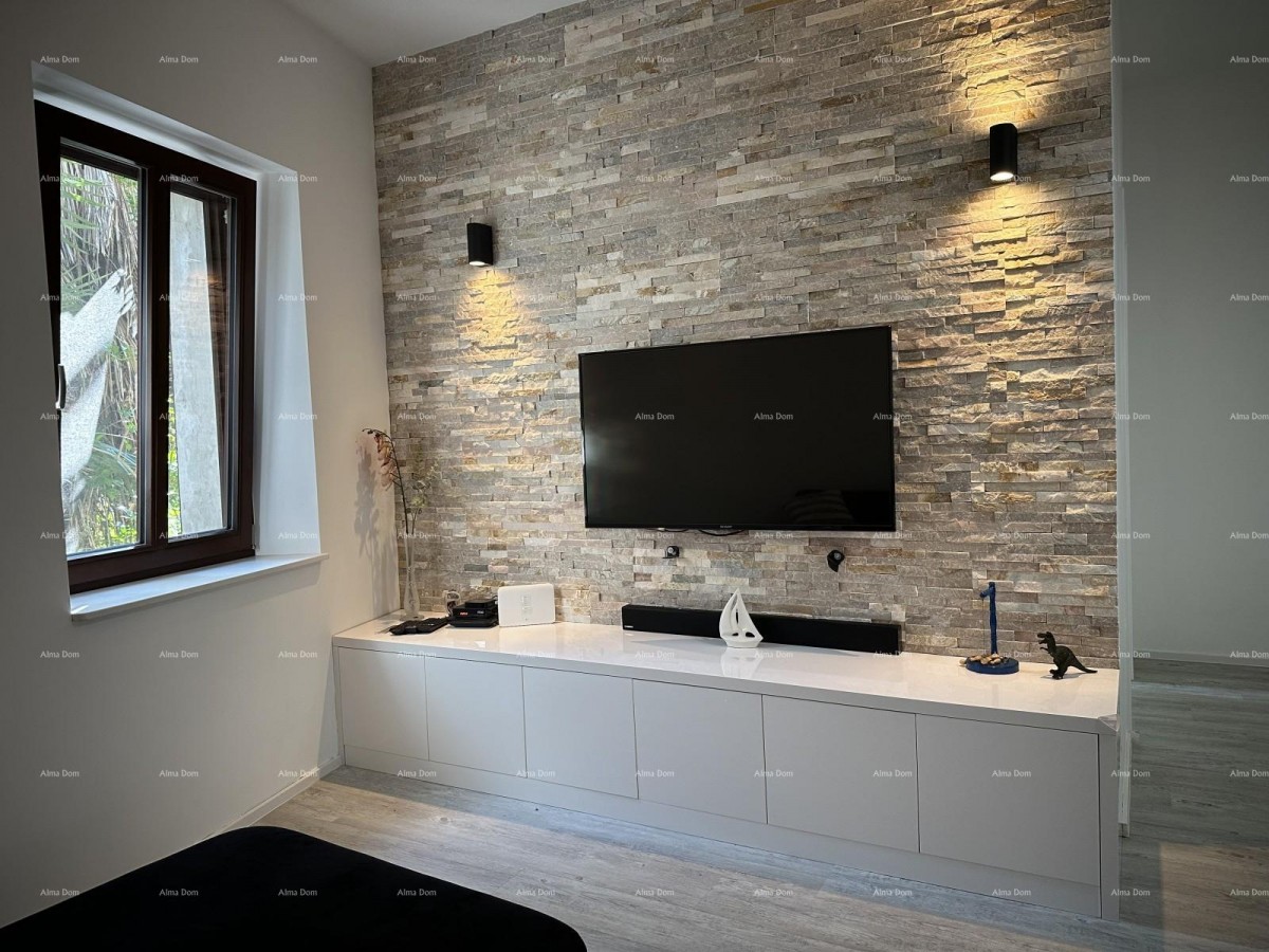 Прекрасный дом с тремя зарегистрированными апартаментами в старой части города Пореч! 27