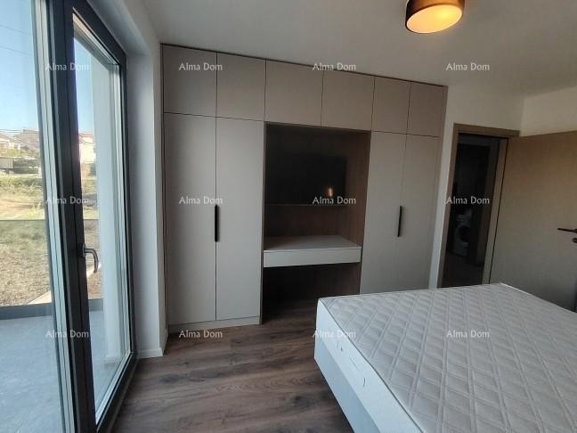 Top-notch three-bedroom apartment with a sea view, furnished 30