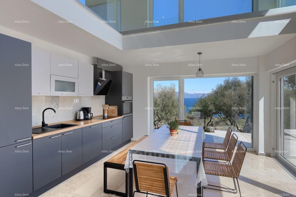 Moderna villa con piscina riscaldata e vista mare 9