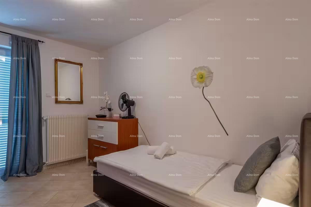 Отличная возможность! Продажа - привлекательный дом с бассейном и ухоженным участком, Банйоле! 22