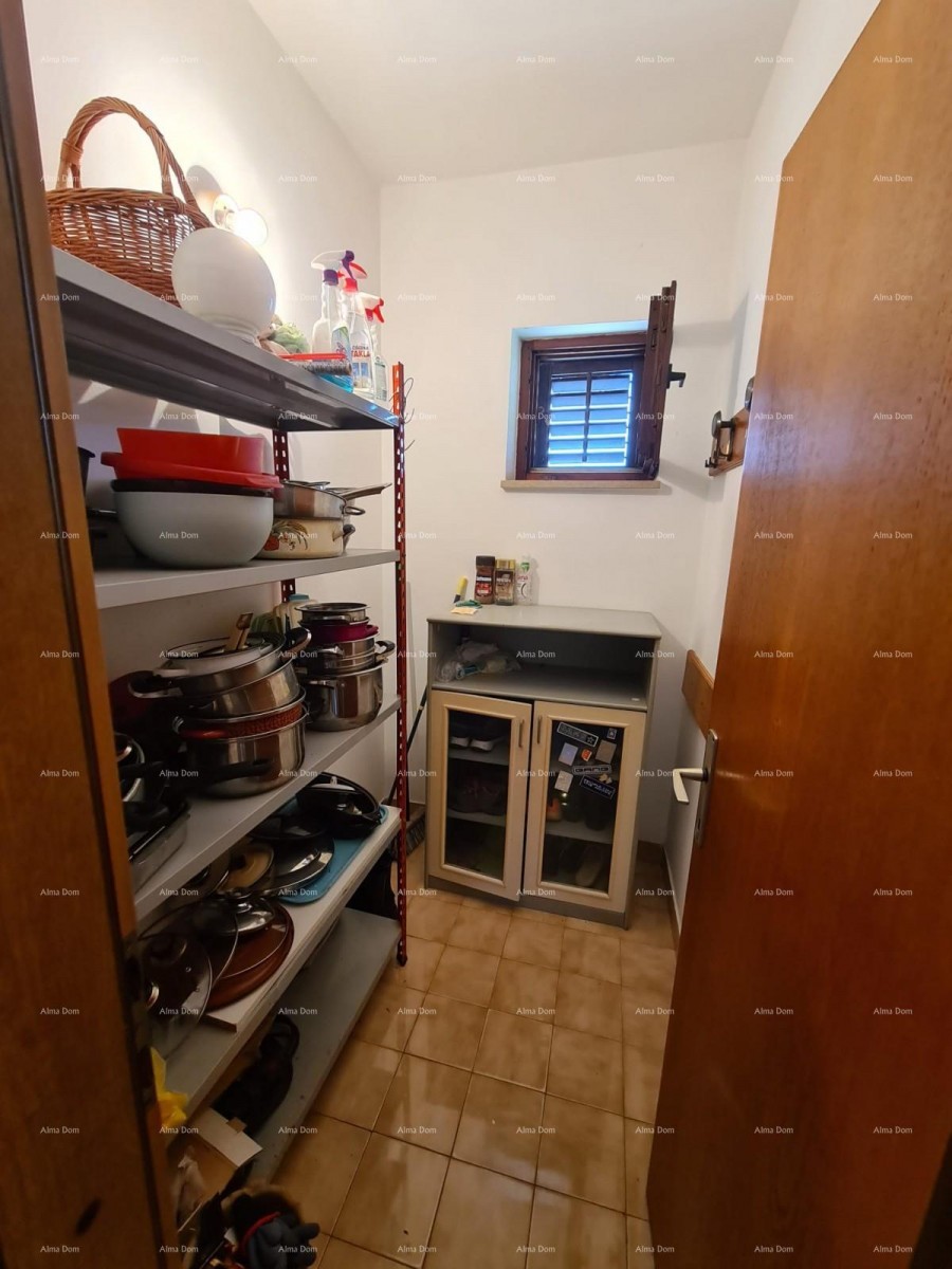 Vendita di una casa con due unità abitative, un edificio accessorio e un garage, Ližnjan! 39