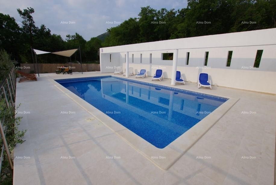 Labin, Casa con appartamenti, piscina e vista mare 6