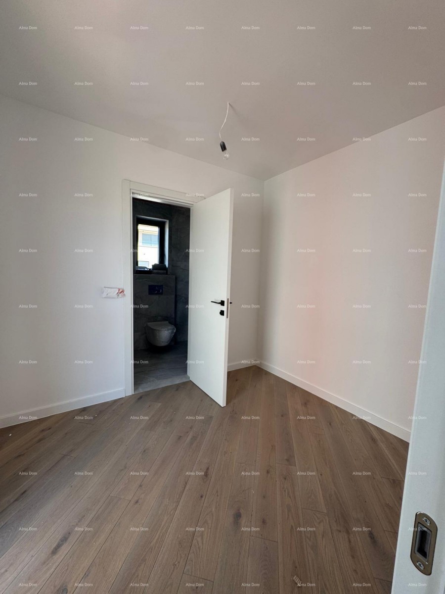 ROVINJ - DVOETAŽNI APARTMAN S PREKRASNIM POGLEDOM NA MORE (F) 7