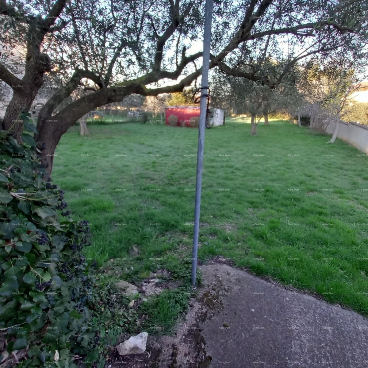 For Sale: Large Building Plot in Medulin – 1,895 m² 5