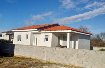 PULA! PRODAJE SE KUĆA – MIRNA LOKACIJA.