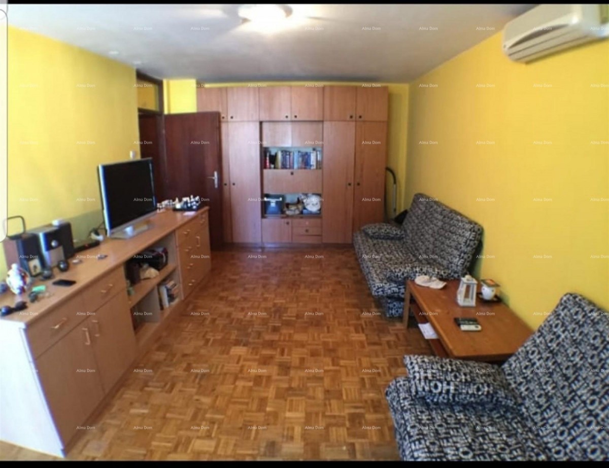 Продаётся квартира 38 м² в Новиграде 2