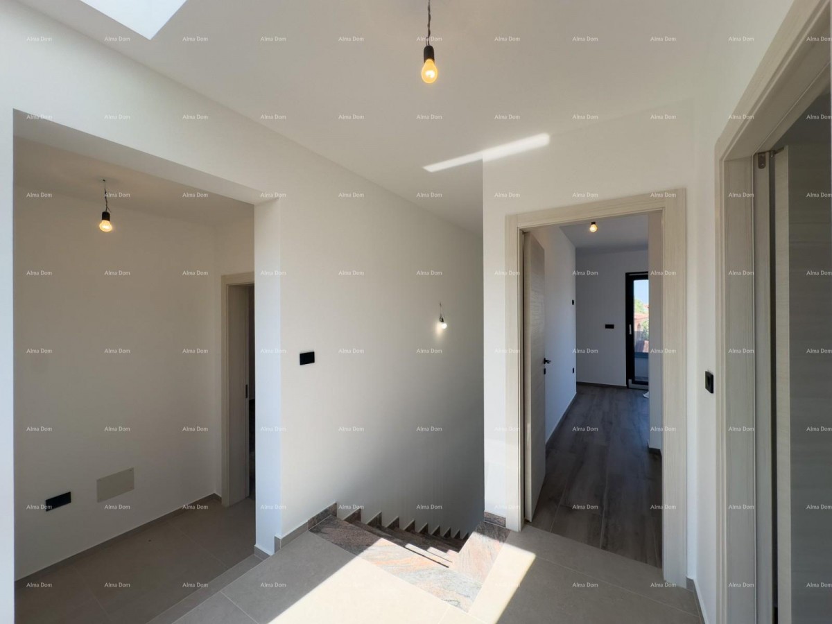 Vendiamo villa bifamiliare con piscina e garage 19