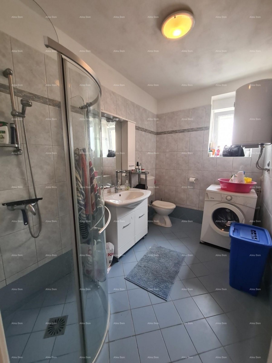 House with a small auxiliary detached room. Medulin. 28